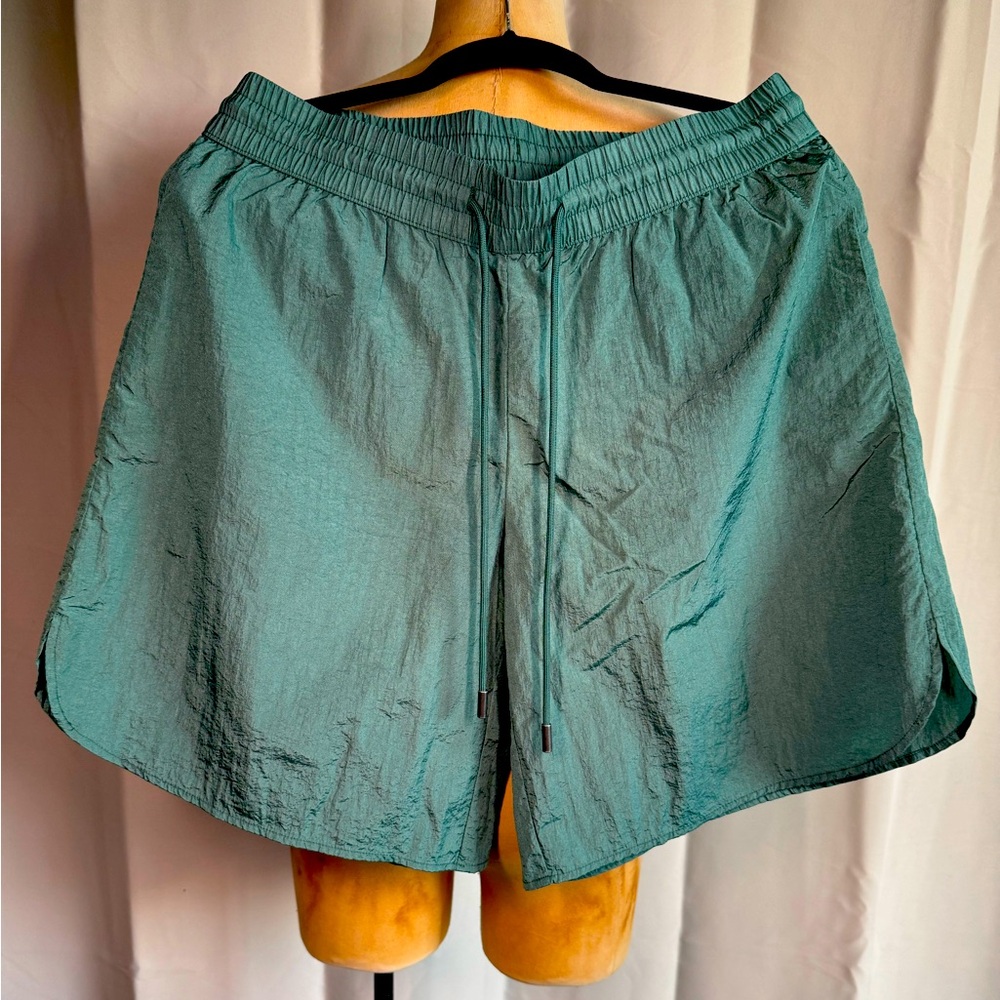 Gabriella karefa-johnson short
